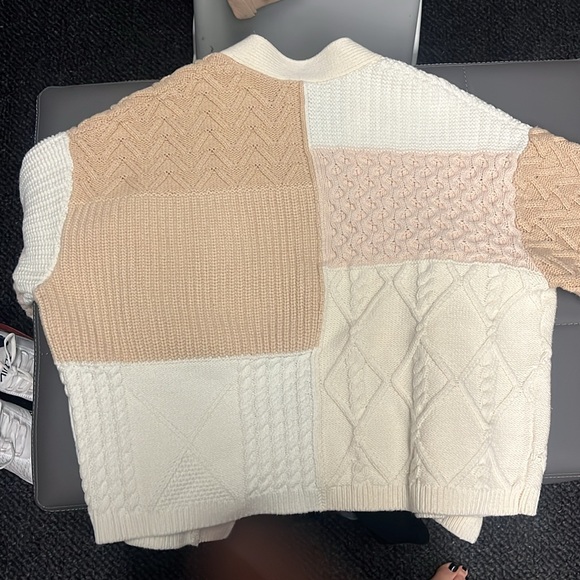 Rails Reese Cardigan in Cream Patchwork
Small 
In great condition - Picture 4 of 6